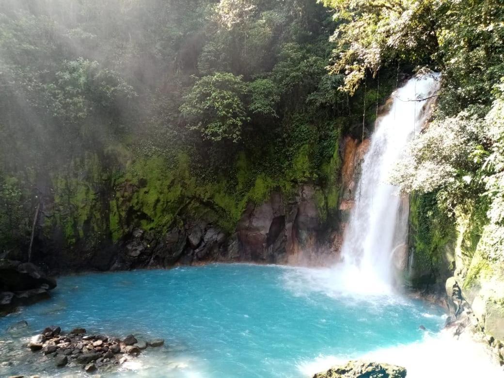 Bed and Breakfast Posada Rio Celeste In Экстерьер фото